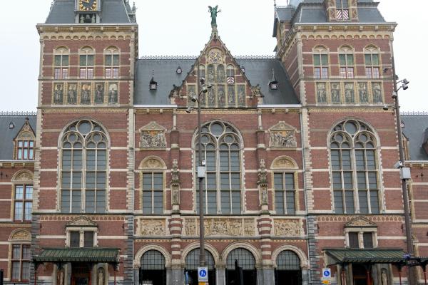 rijksmuseum front 3