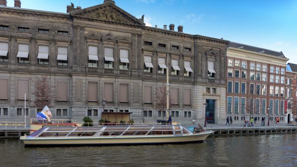 university of amsterdam and canal boat