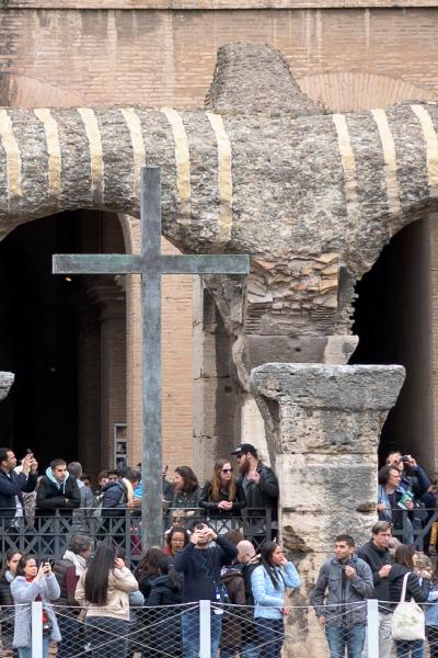 colosseum cross