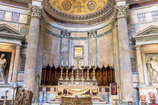 pantheon interior altar (wide)